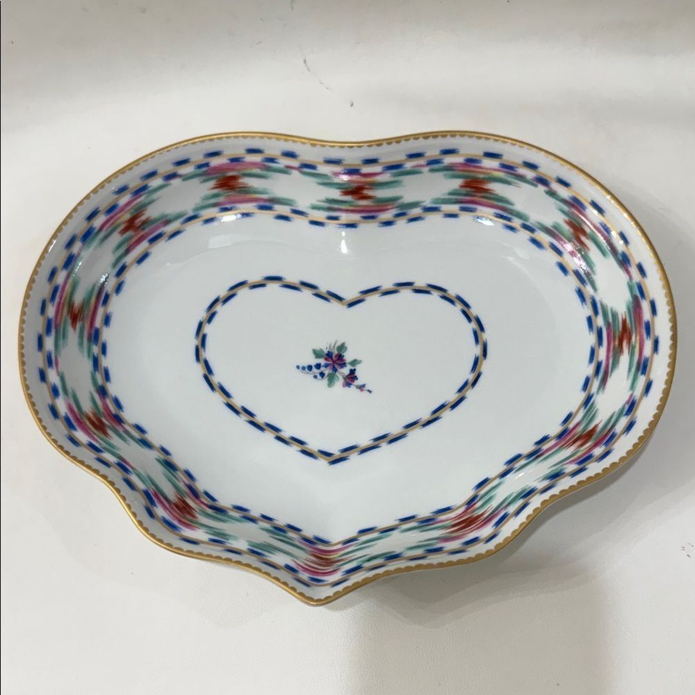 Bargello Mottahedeh 1824 Portugal English Heart-Shaped Glass Art